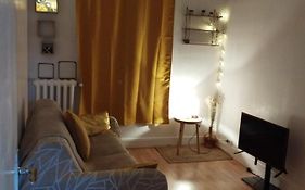 Parisian Vibes A Clichy